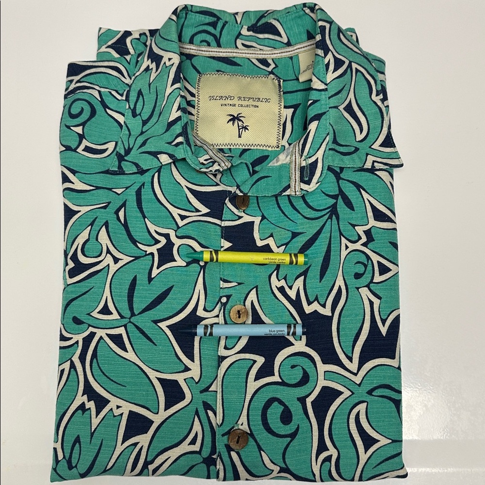 Island Republic Vintage Collection Green and Navy Floral Short-Sleeve Button Up